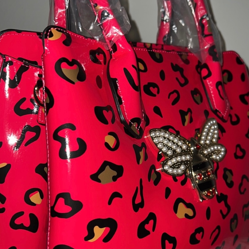 Queen Bee Bag🐝 - Picture 5 of 9